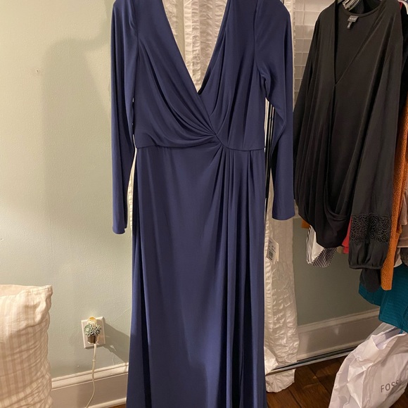 Brand new David’s Bridal Formal Dress Size 12 color Navy - Picture 3 of 11